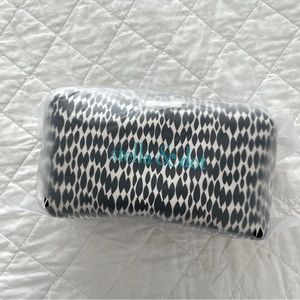 Stella & Dot Pouf - Black & White Streamers BNWT